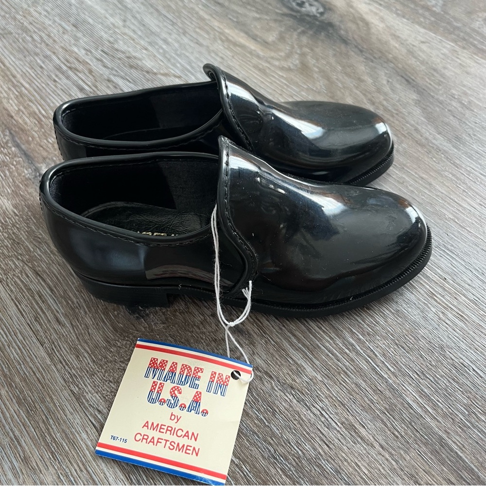 Johnsonian shoes